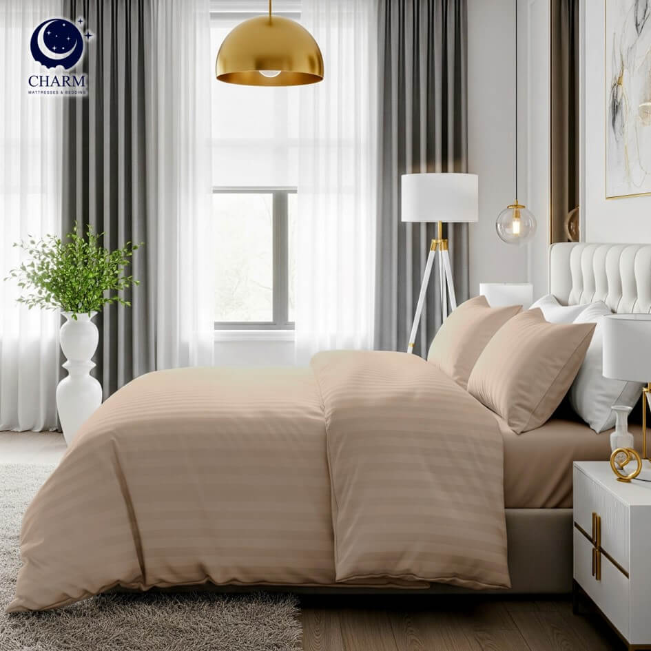 ชุดเครื่องนอน 6 ฟุต 6 ชิ้น CHARM ผ้าซาตินลายริ้ว สีเบจ